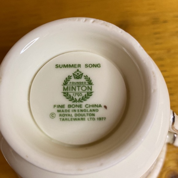 Royal Doulton Minton “Summer Song” Tea Cups and Saucers Set of 4 - Picture 14 of 15